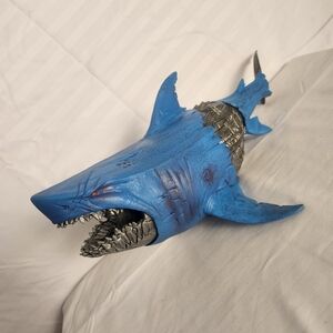 Raw 10 FREN-Z Great White Shark McFarlane Toys Limited Edition Figure 2020